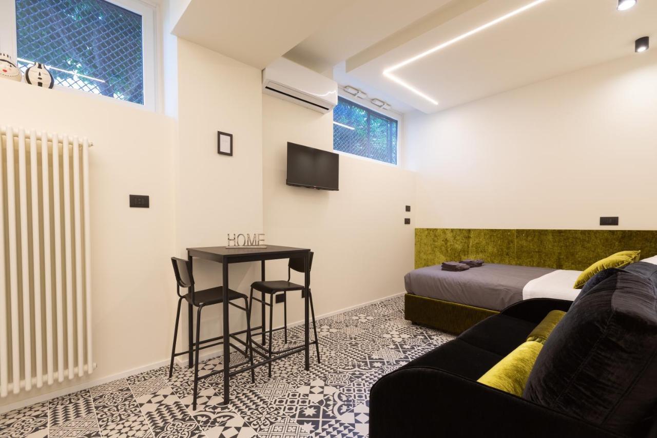 Pay60 -Crescenzago- Luxury Yellow House ميلان المظهر الخارجي الصورة